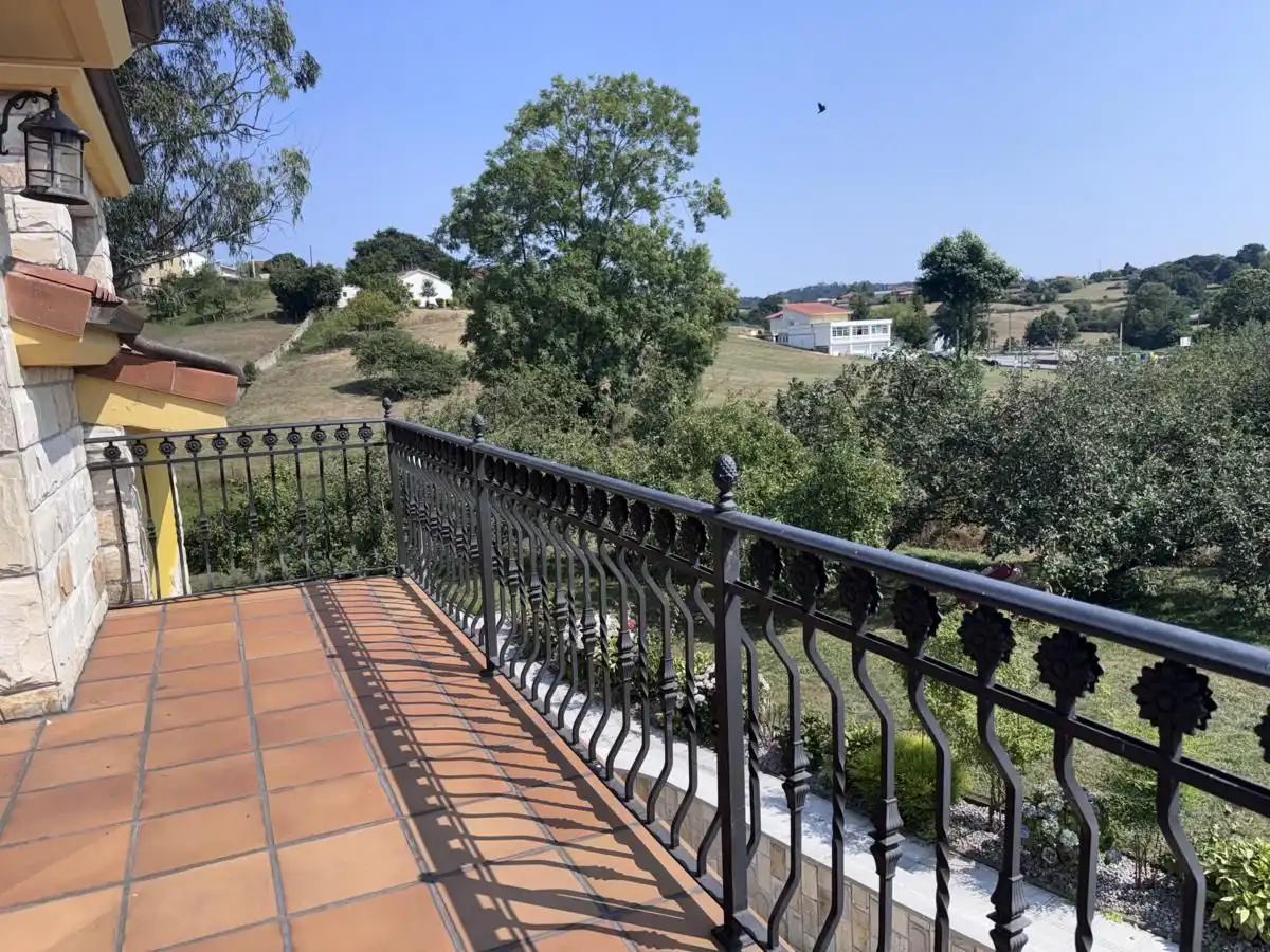 Terrassa de Casa o xalet en venda en Siero amb Calefacció, Jardí privat i Terrassa
