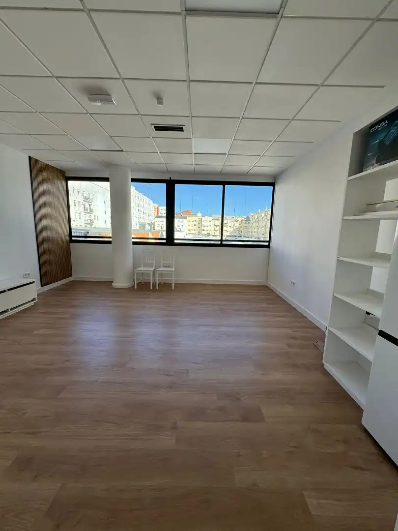 Büro zum Verkauf in Valencia mit Klimaanlage und Heizung