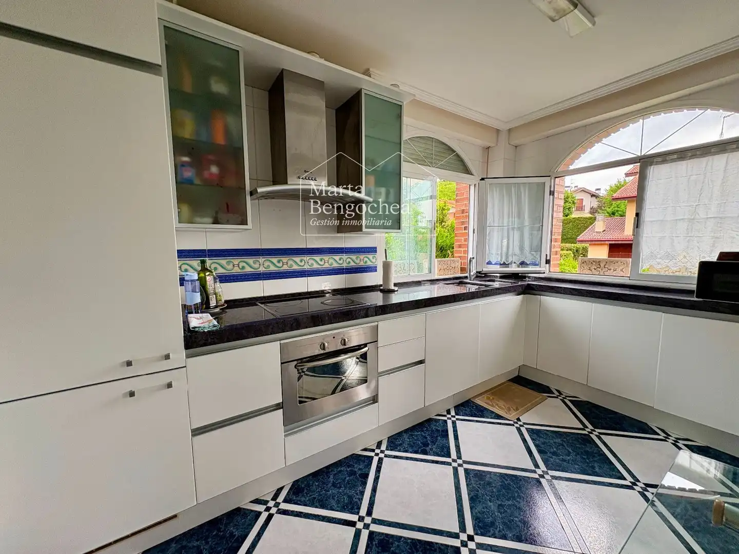 Kitchen of Houses for sale in Zigoitia  with Heating, Private garden and Swimming Pool