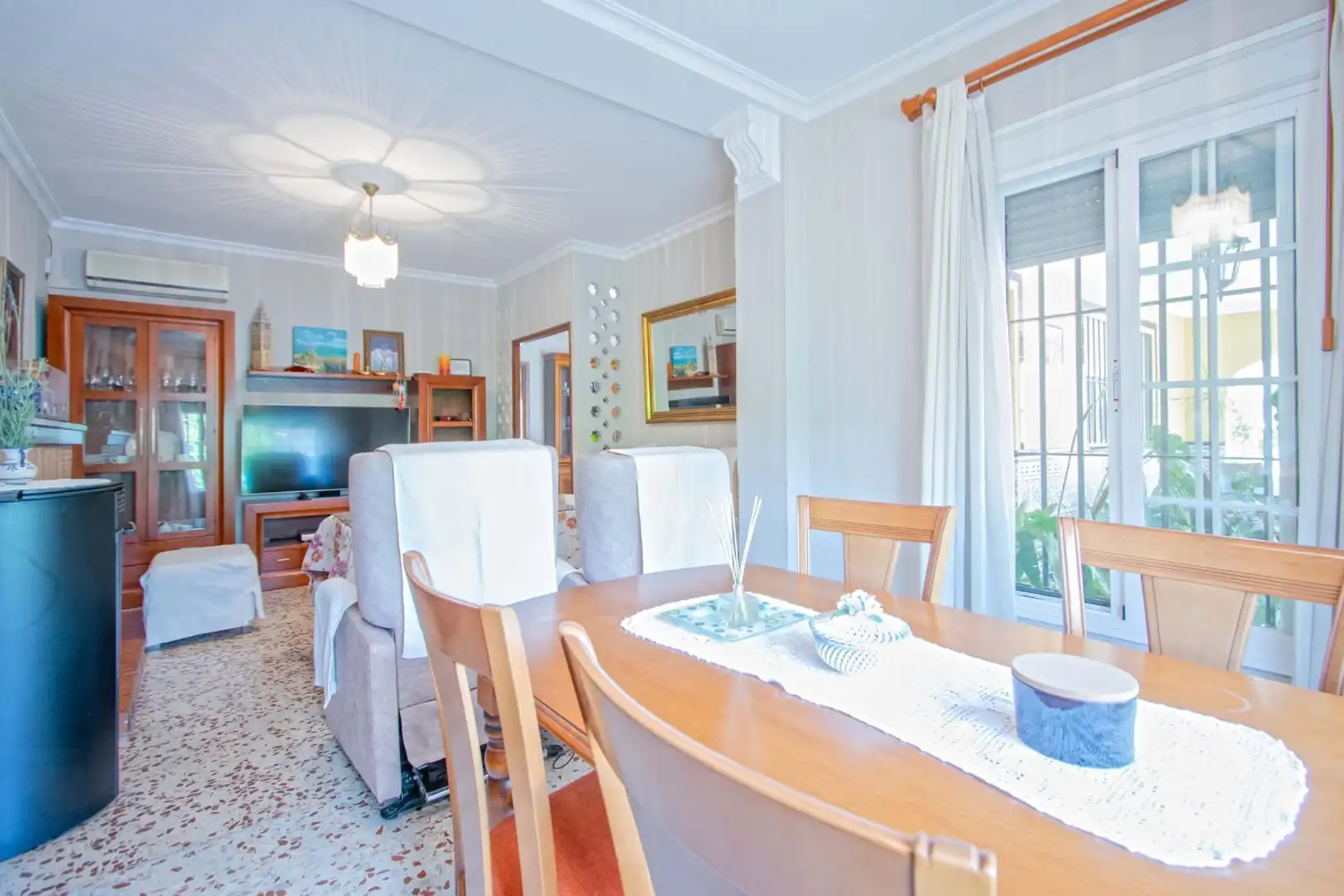 Dining room of Houses for sale in Mairena del Aljarafe  with Air Conditioner, Heating and Private garden