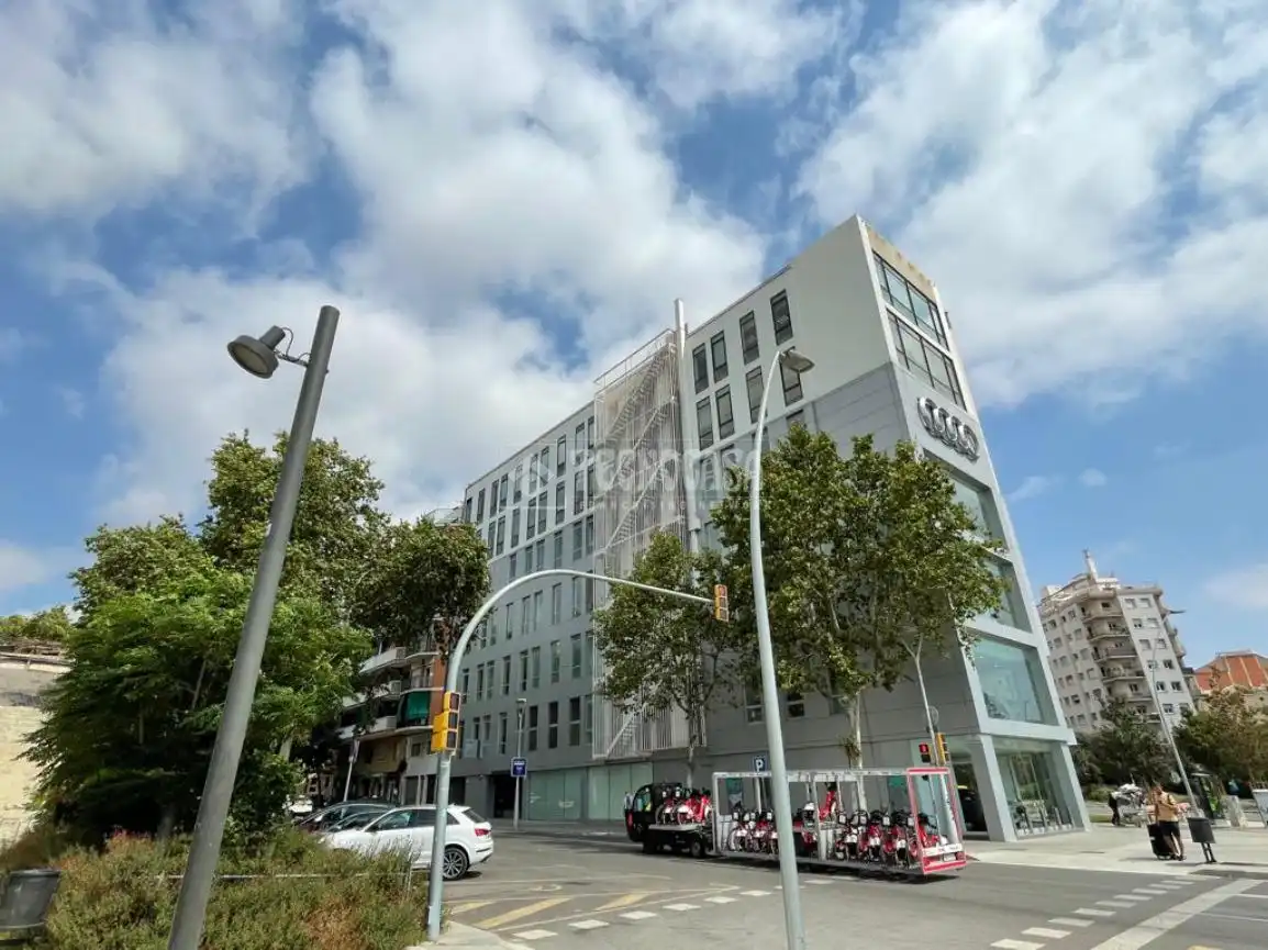 Exterior view of Flat for sale in Barcelona  with Air Conditioner and Heating