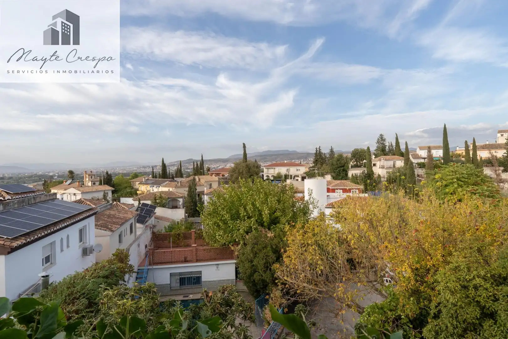 Vista exterior de Casa o xalet en venda en La Zubia amb Calefacció, Jardí privat i Terrassa