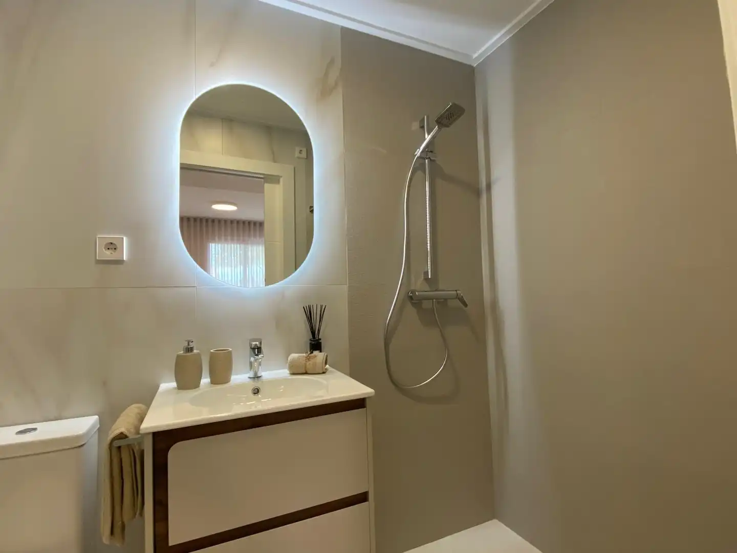Baño de Apartamento en venta en Pilar de la Horadada con Balcón, Jacuzzi y Piscina comunitaria
