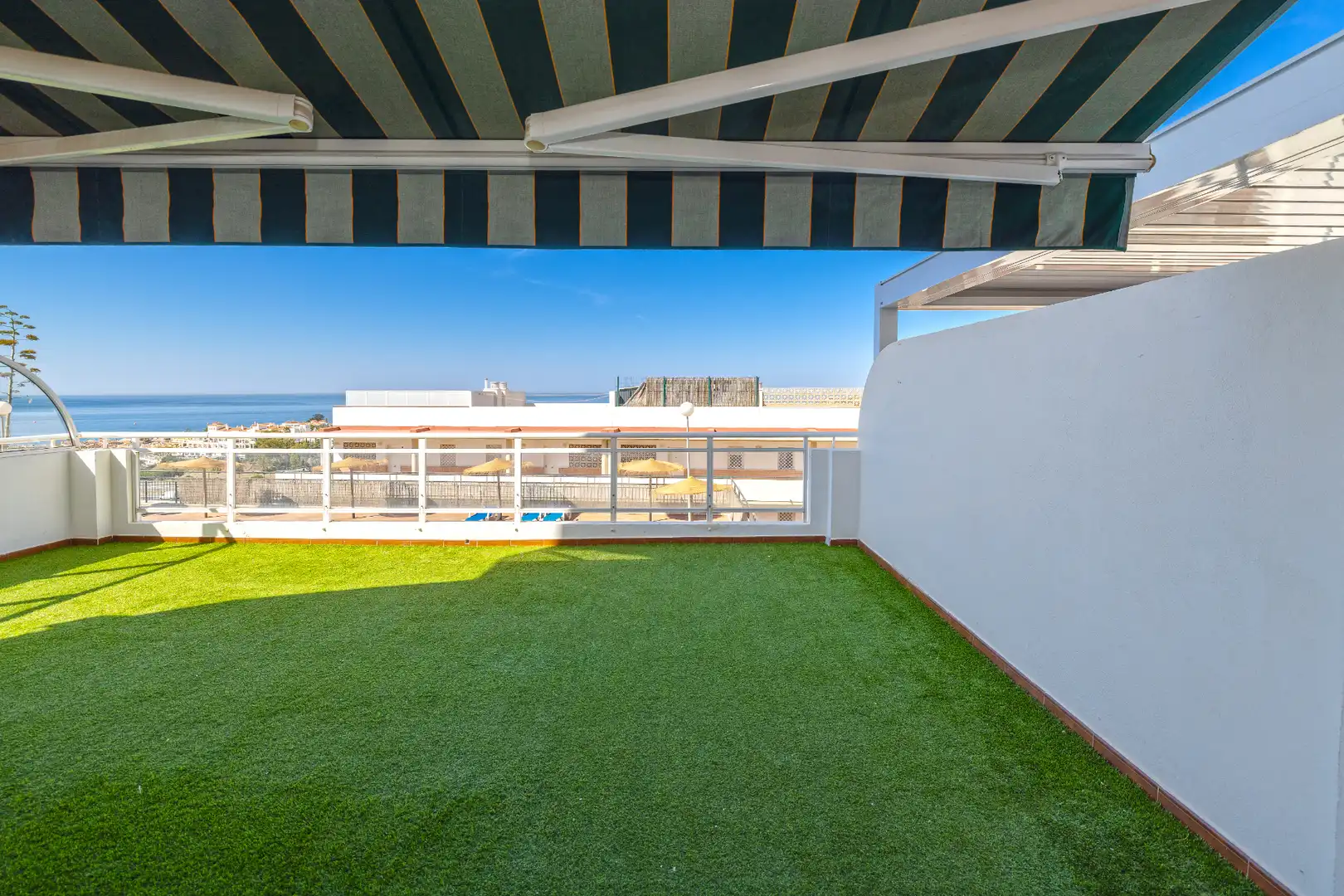 Terrassa de Dúplex en venda en Rincón de la Victoria amb Aire condicionat, Calefacció i Jardí privat