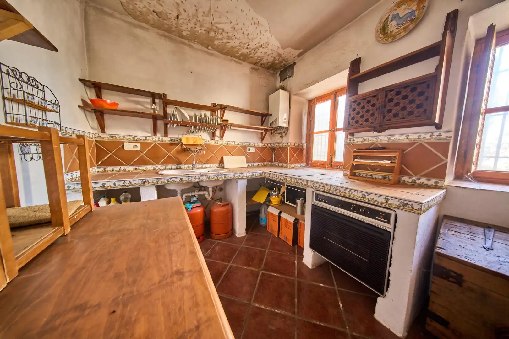 Cocina de Casa o chalet en venta en Granada con Jardín privado, Terraza y Piscina