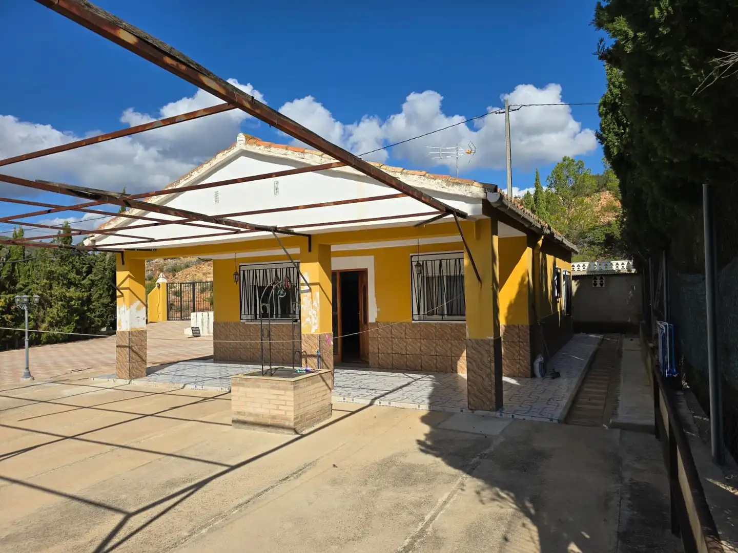 Vista exterior de Casa o chalet en venta en Macastre