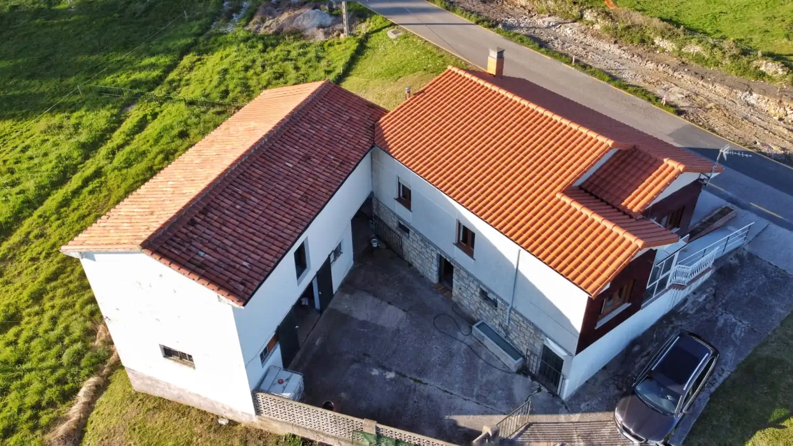 Vista exterior de Casa o chalet en venta en Miengo con Jardín privado y Trastero