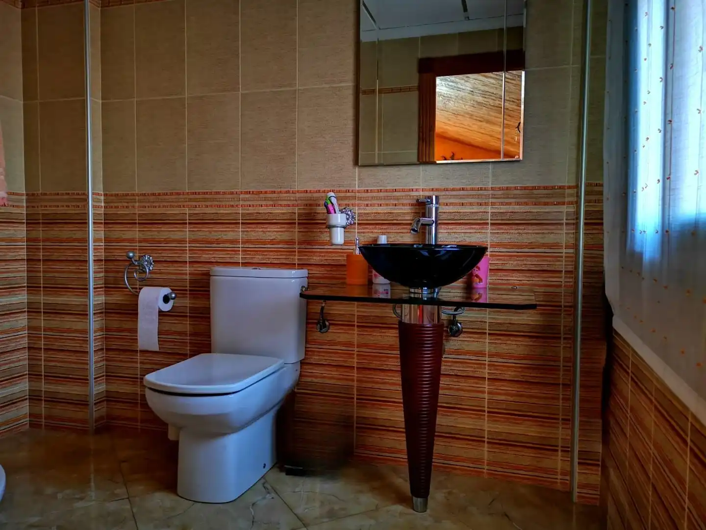 Bany de Casa o xalet en venda en Orihuela amb Jardí privat, Moblat i Balcó