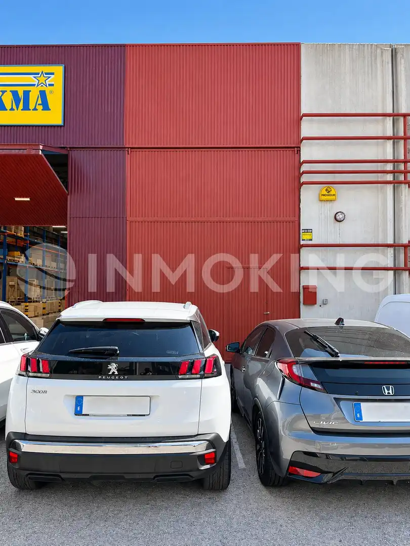 Parking de Nave industrial de alquiler en San Fernando de Henares