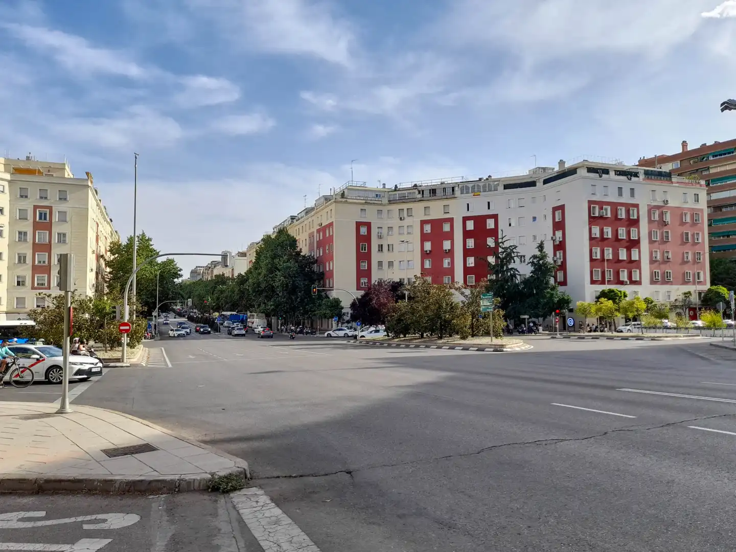 Exterior view of Garage for sale in Madrid