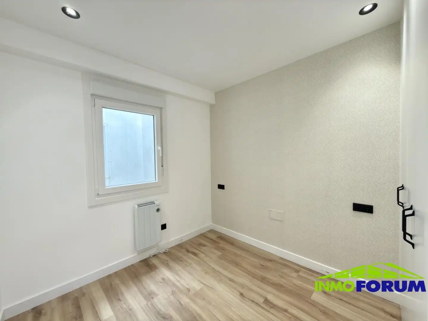 Piso en venta en A Coruña Capital  con Calefacción y Trastero