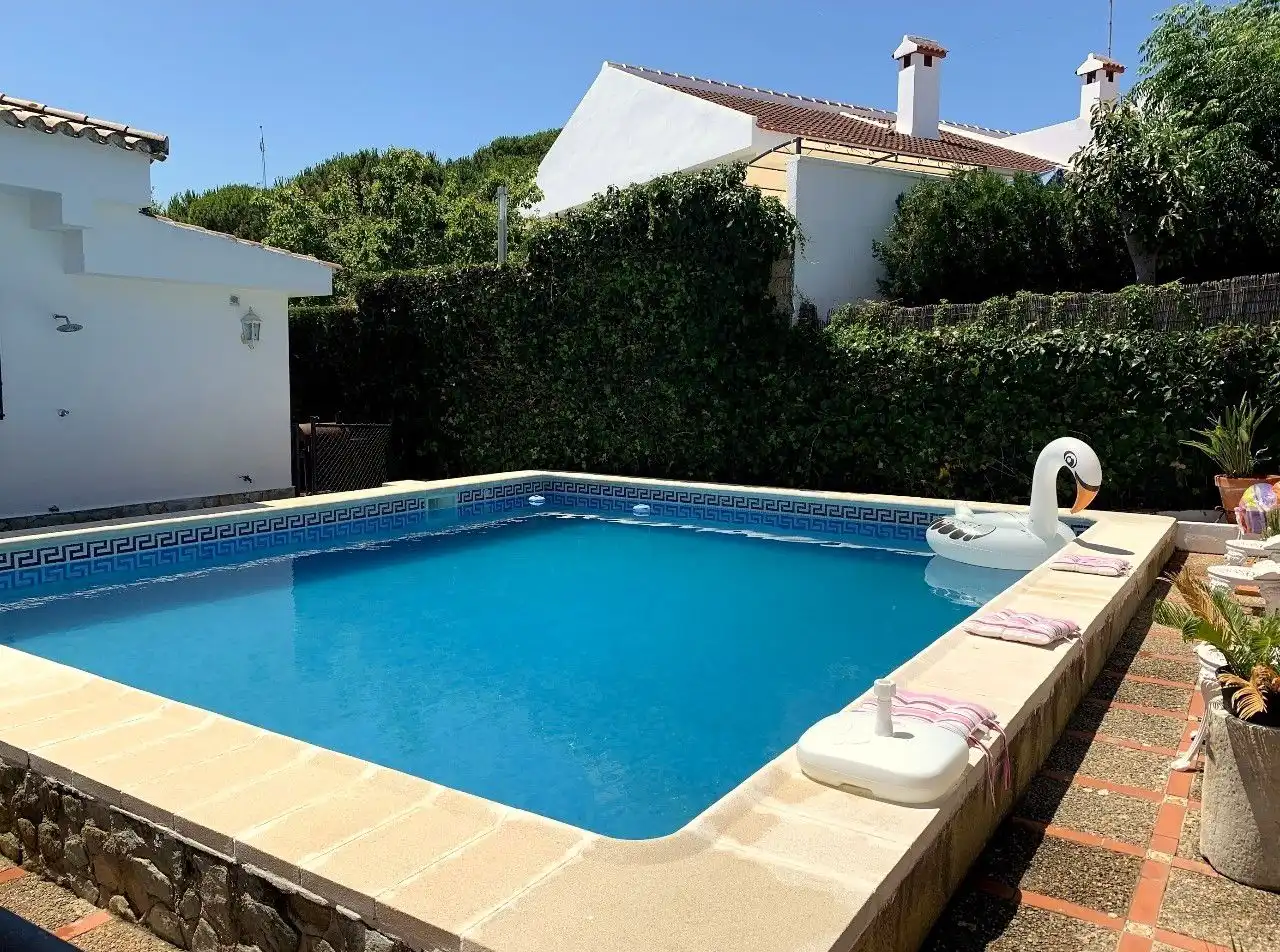 Chalet con piscina en venta en Matalascañas, imagen 3