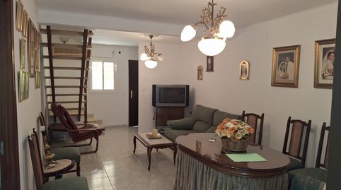 Foto 2 de Casa adosada en venta en Calle Rosal, 9, Villaverde del Río, Sevilla