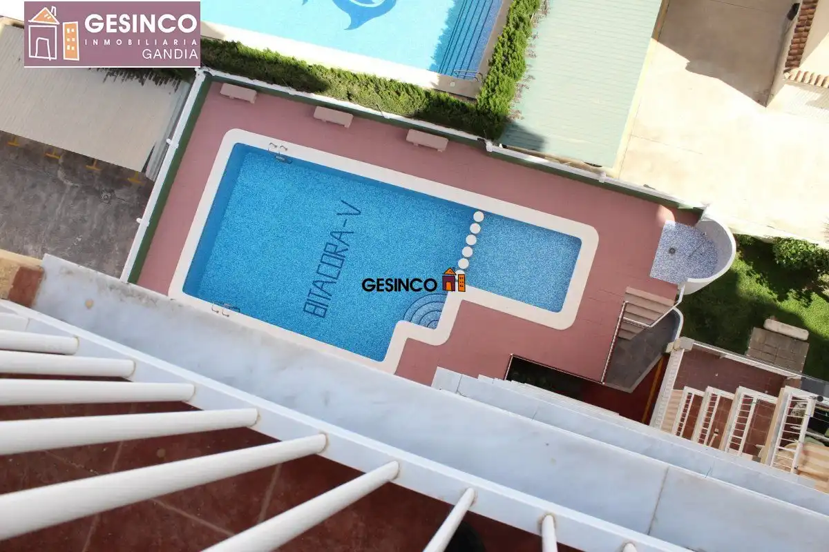 Piscina de Àtic de lloguer en Gandia amb Terrassa, Moblat i Piscina comunitària