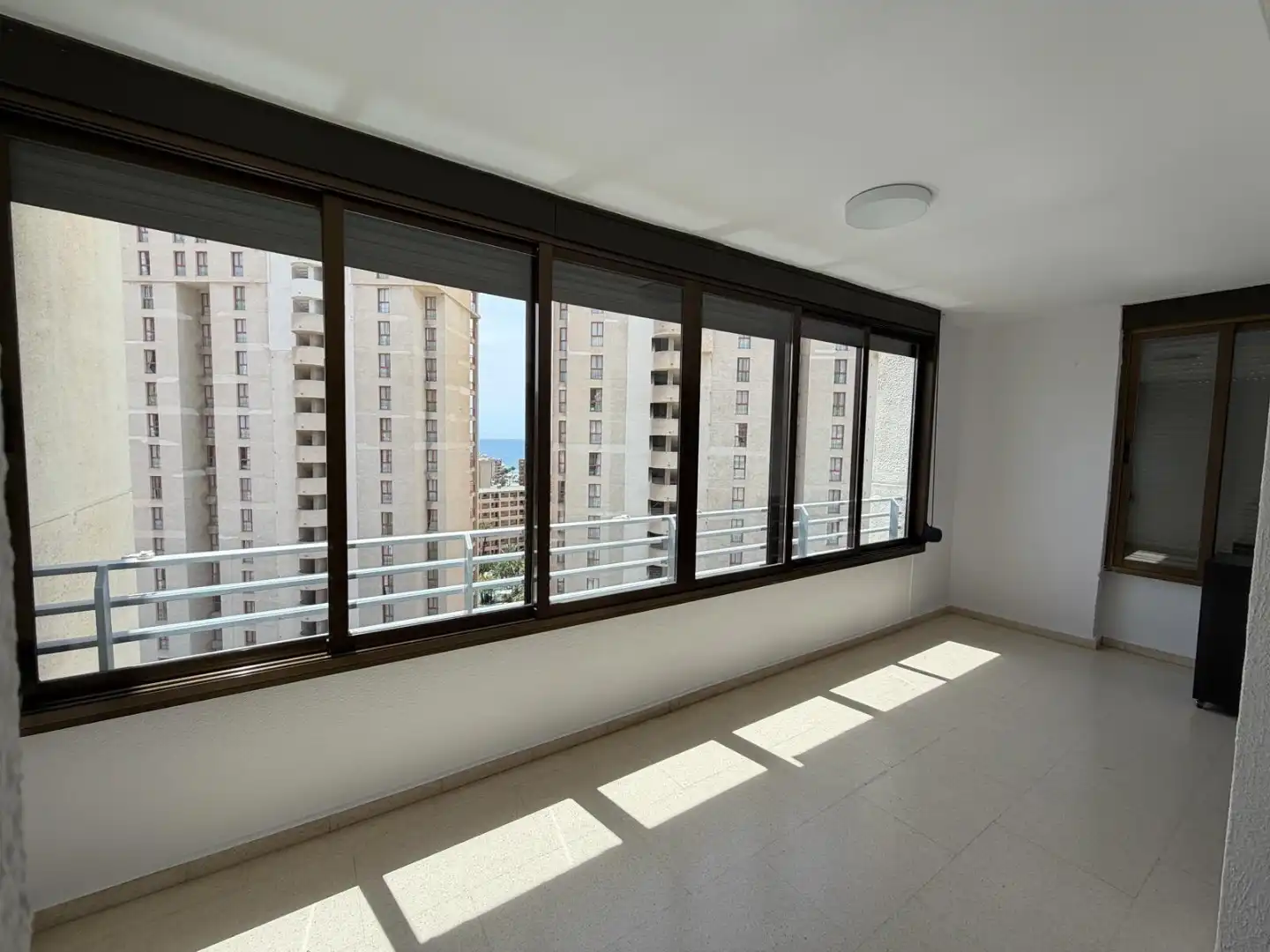 Apartament amb piscina de lloguer a Avinguda de la Marina Baixa 13, imagen 3