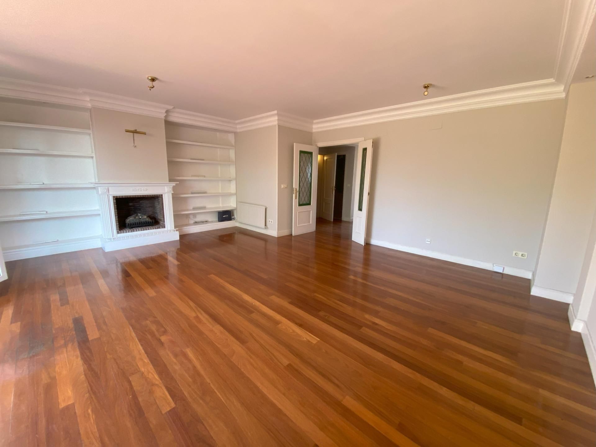 Sala de estar de Casa adosada en venta en Loiu con Calefacción, Jardín privado y Terraza
