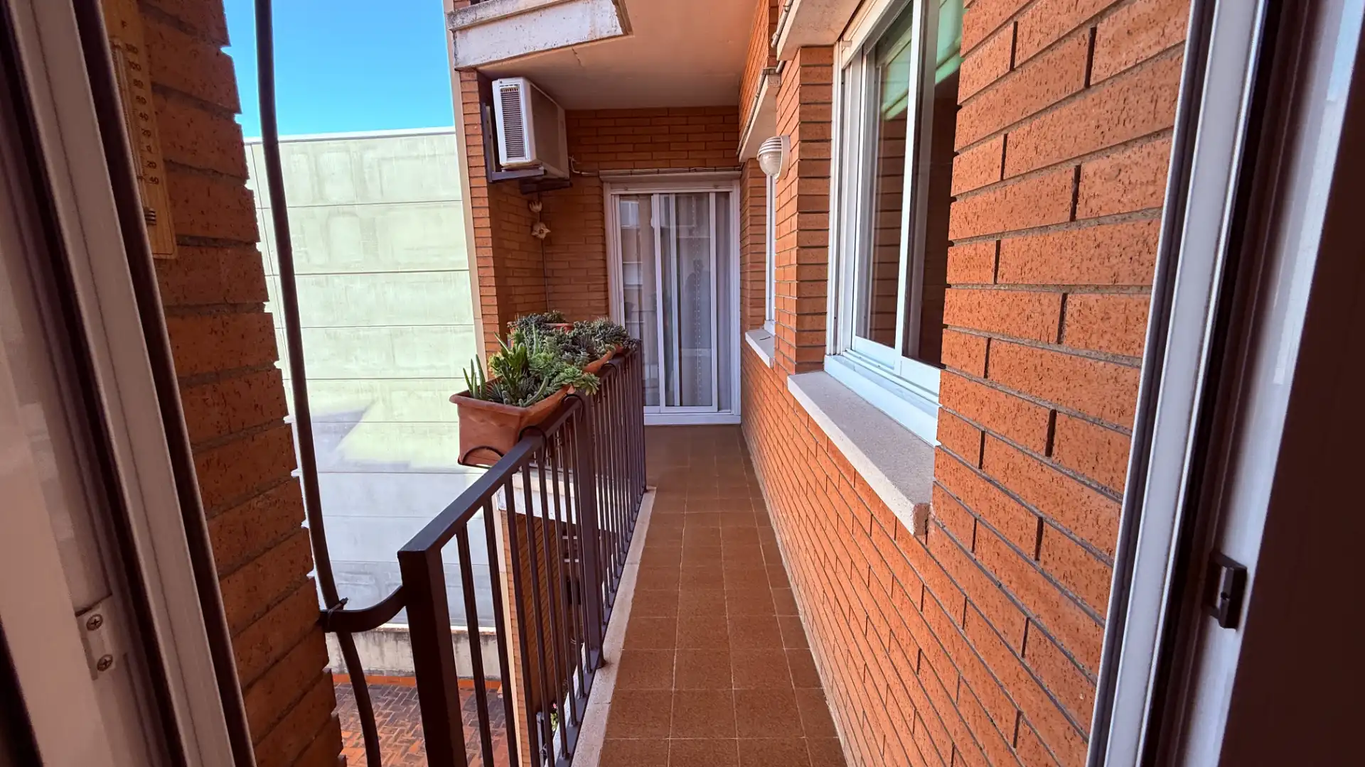 Terrasse von Wohnung zum Verkauf in Cornellà de Llobregat mit Klimaanlage, Heizung und Möbliert