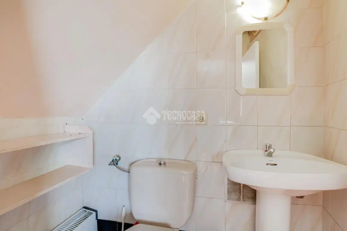 Bany de Casa o xalet en venda en Vilanova del Vallès amb Calefacció, Jardí privat i Terrassa