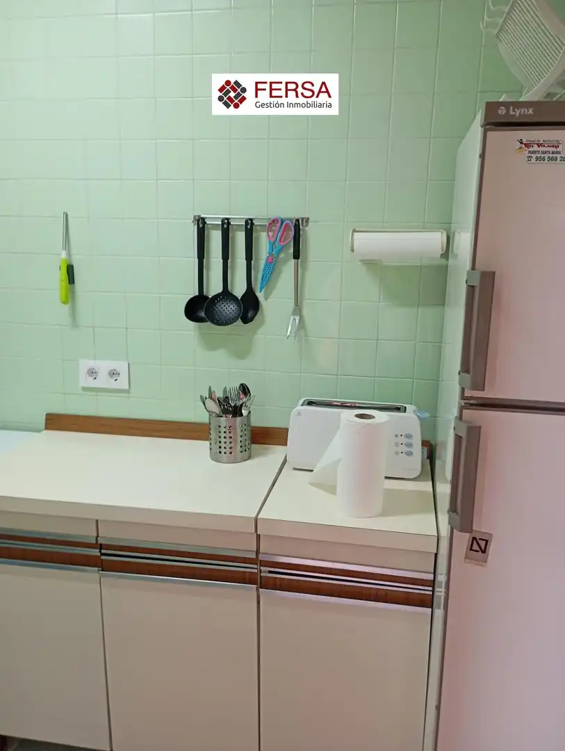 Cocina de Apartamento de alquiler en El Puerto de Santa María con Aire acondicionado, Calefacción y Terraza