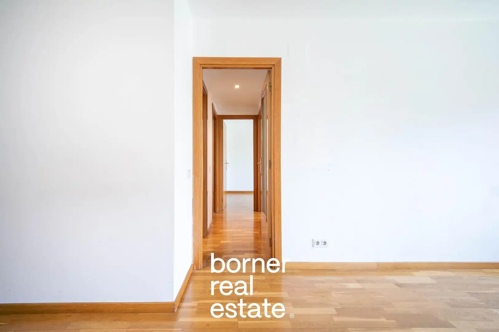 Vista exterior de Piso en venta en Sant Cugat del Vallès con Aire acondicionado, Calefacción y Jardín privado