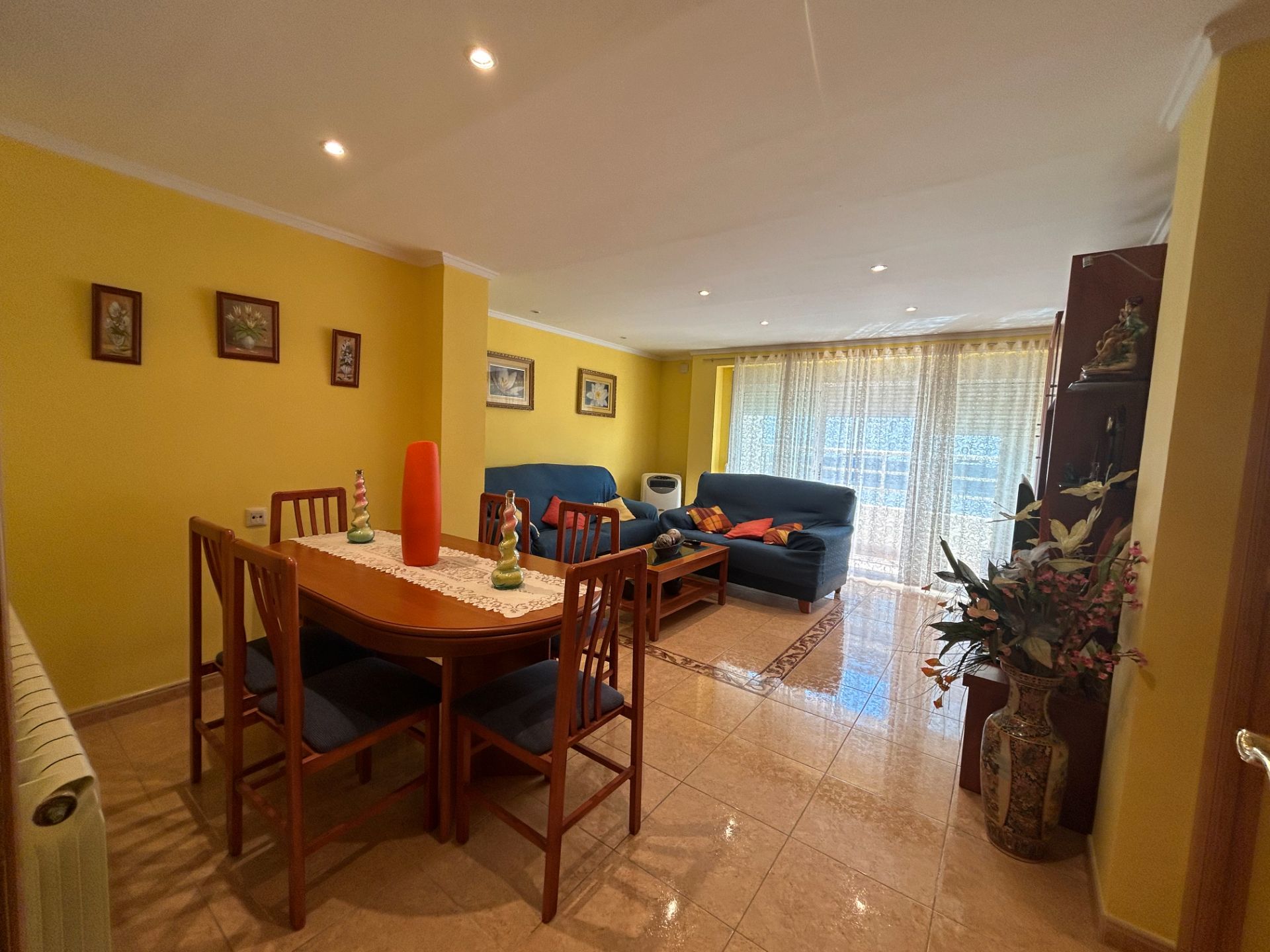 Vista exterior de Piso en venta en Sagunto / Sagunt con Calefacción, Amueblado y Balcón