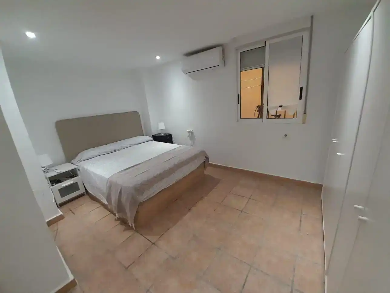 Bedroom of Flat for rent in  Valencia Capital  with Air Conditioner