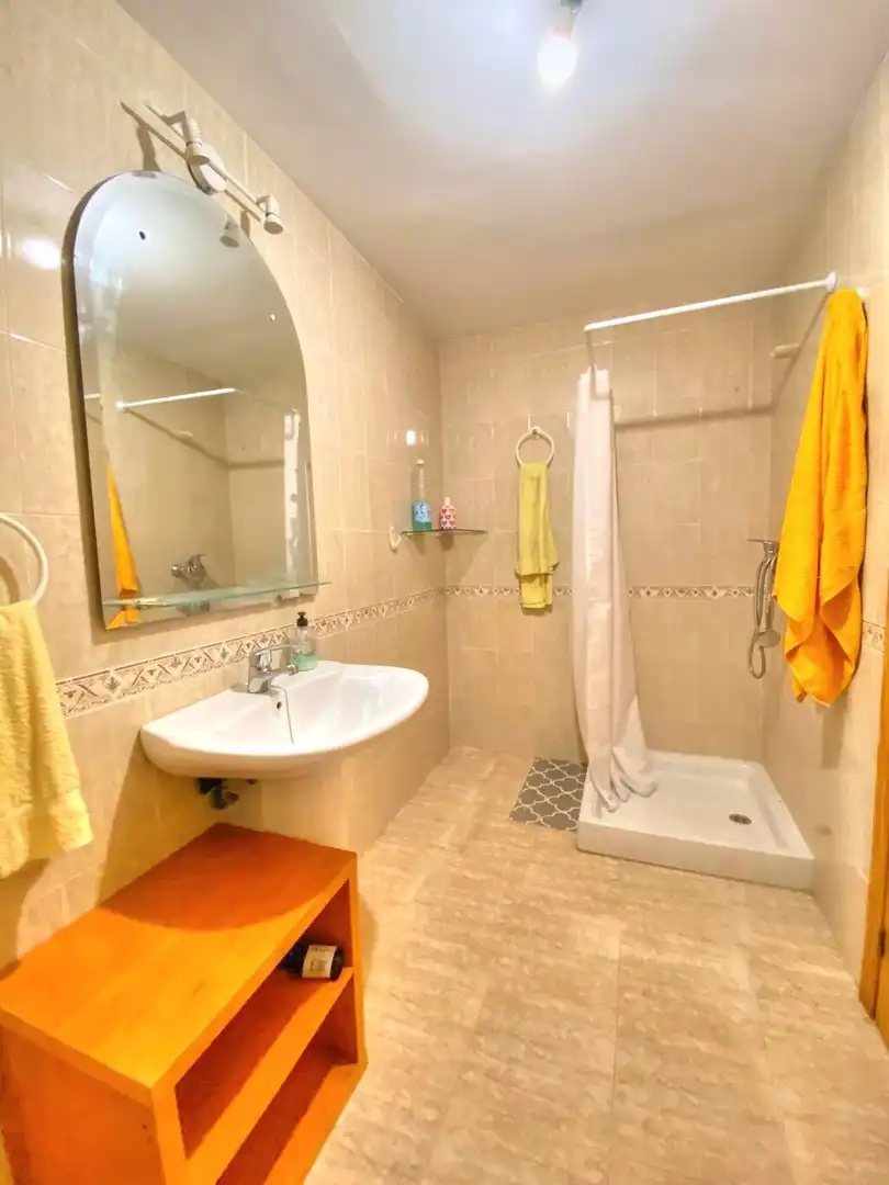Bany de Apartament de lloguer en Vélez-Málaga amb Terrassa, Moblat i Piscina comunitària