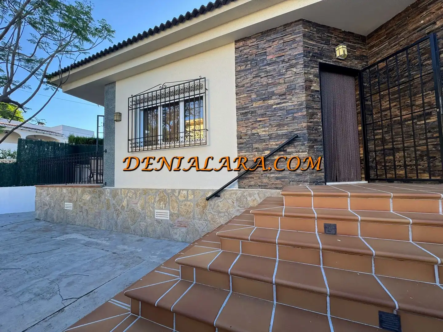 Exterior view of Houses for rent in Sagra  with Air Conditioner, Private garden and Terrace