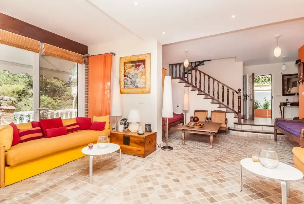 Sala de estar de Casa o chalet en venta en Vélez-Málaga con Aire acondicionado, Jardín privado y Terraza