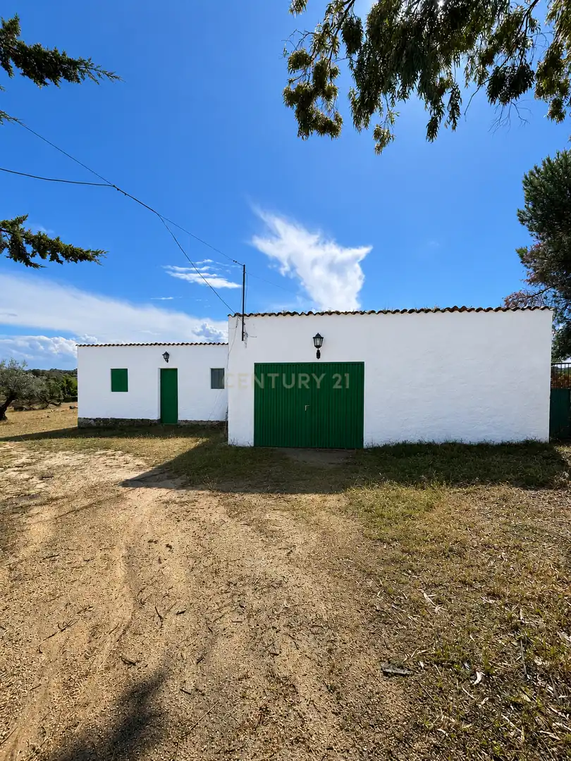 Exterior view of Houses for sale in Arroyo de la Luz  with Air Conditioner, Private garden and Swimming Pool