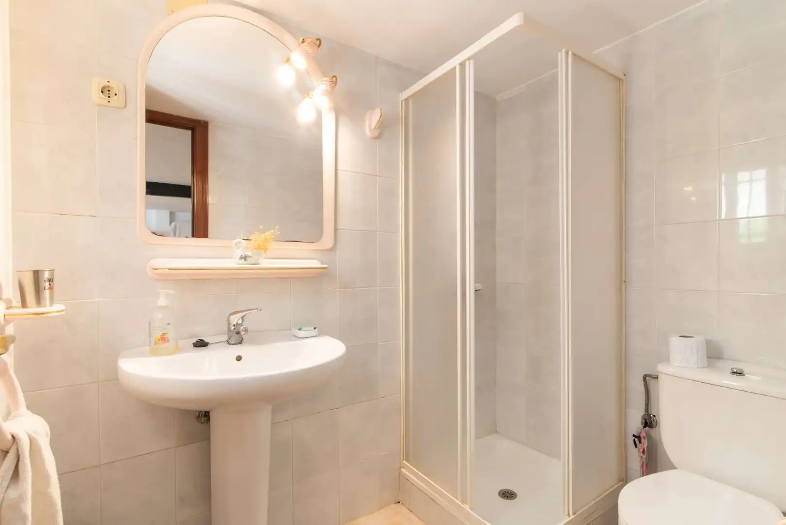 Bathroom of Houses for sale in San Martín de Valdeiglesias  with Air Conditioner, Heating and Private garden