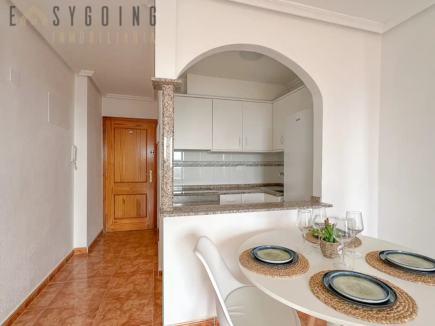 Cocina de Apartamento en venta en Torrevieja con Terraza y Piscina comunitaria