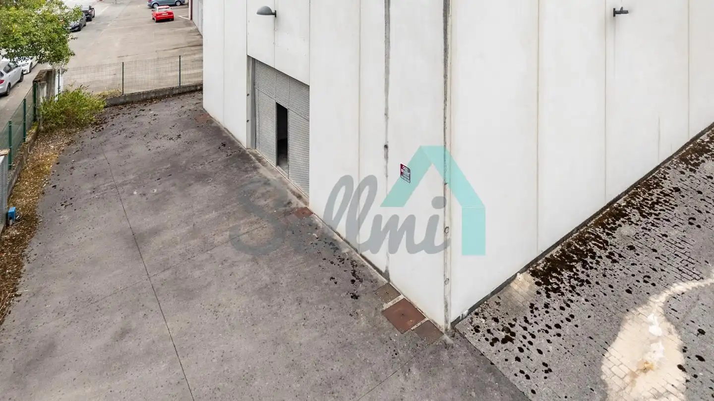 Vista exterior de Nave industrial en venta en Oviedo 