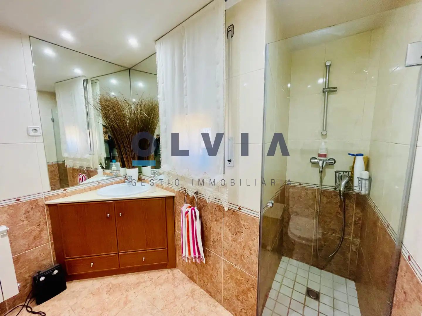 Bathroom of Duplexes for sale in Terrassa  with Air Conditioner, Heating and Parquet flooring