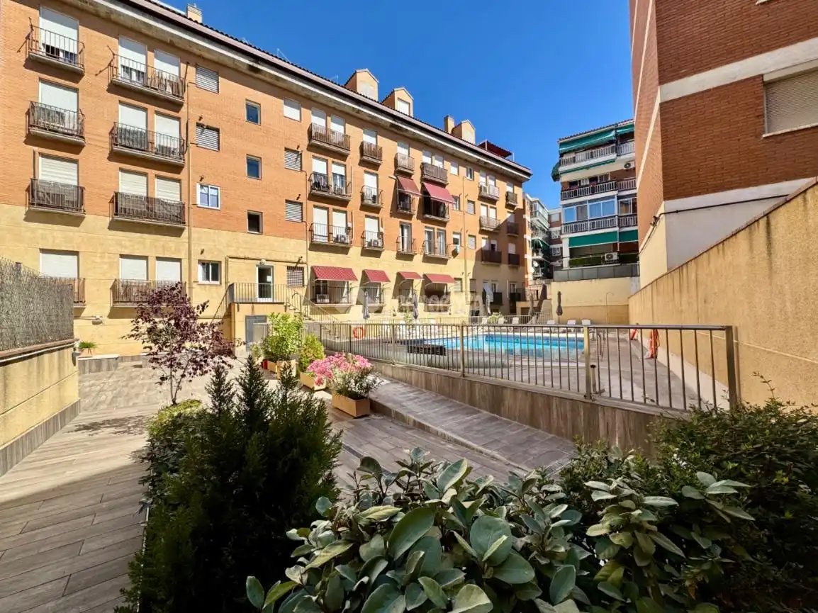 Vista exterior de Piso en venta en San Sebastián de los Reyes con Aire acondicionado, Calefacción y Terraza