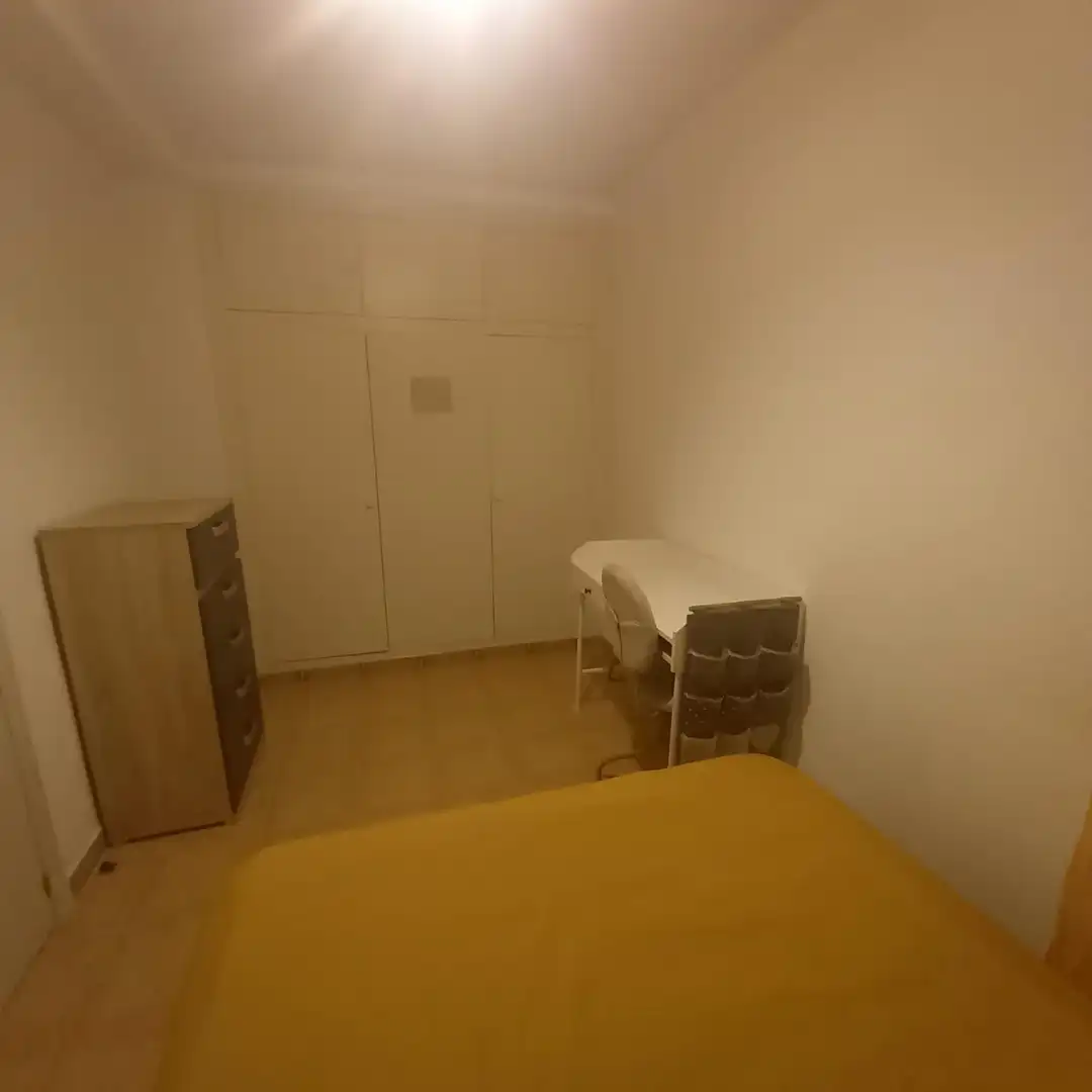 Habitación de Apartamento de alquiler en Chiclana de la Frontera con Aire acondicionado y Amueblado