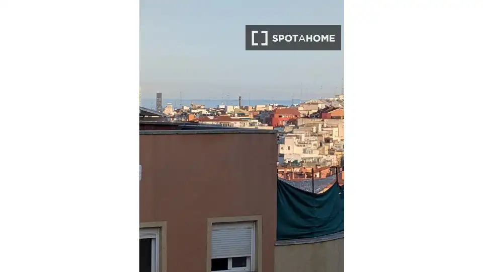 Außenansicht von Wohnung zur Miete in Barcelona mit Klimaanlage, Heizung und Möbliert
