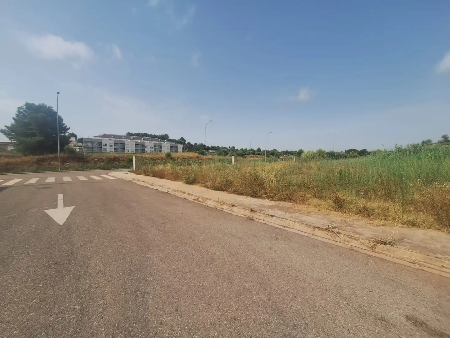 Terreno industrial en venta en Montroi / Montroy