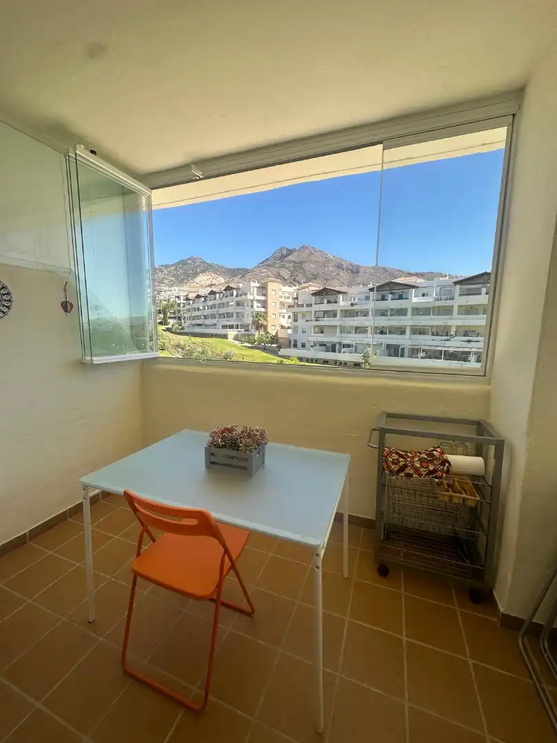 Vista exterior de Pis de lloguer en Benalmádena amb Terrassa, Moblat i Forn