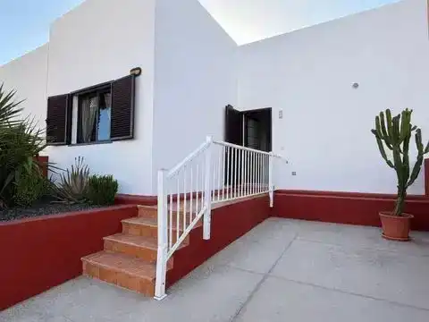 Casa o xalet en venda en La Oliva amb Piscina