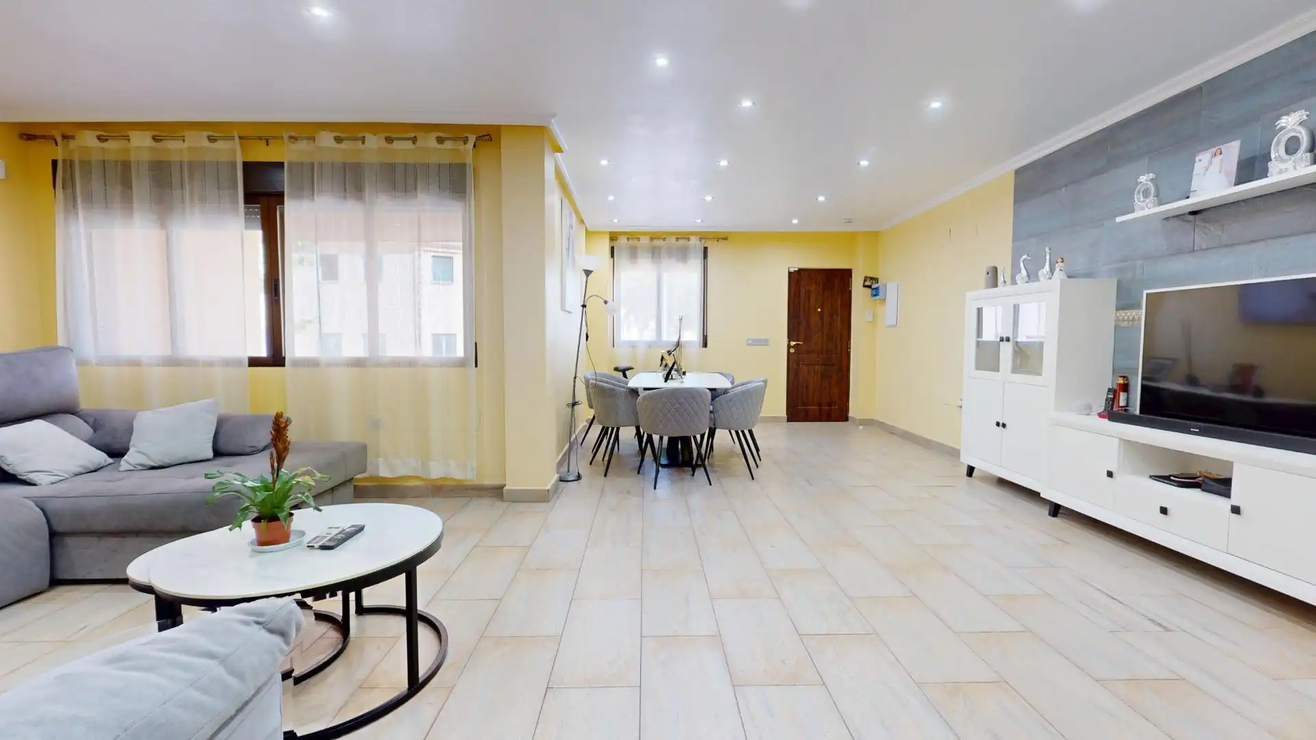 Sala d'estar de Casa adosada en venda en Pilar de la Horadada amb Jardí privat i Terrassa