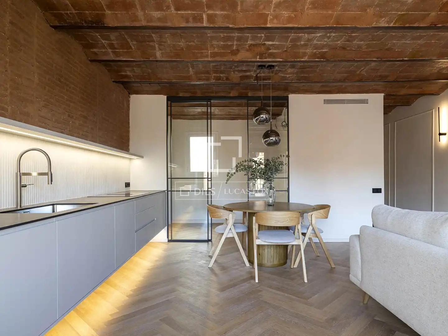 Kitchen of Flat for sale in Barcelona  with Air Conditioner, Heating and Parquet flooring