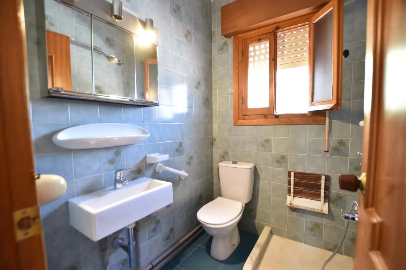 Bany de Casa o xalet en venda en Alhaurín de la Torre amb Jardí privat, Terrassa i Piscina comunitària