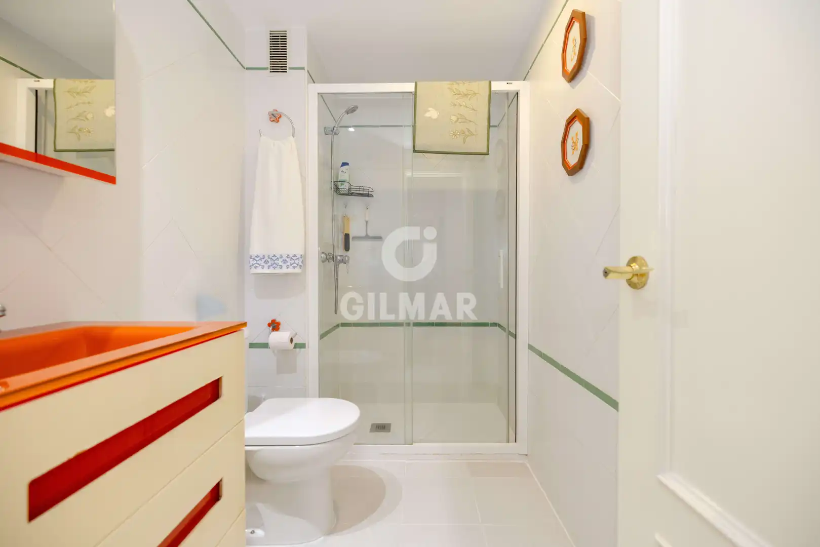 Badezimmer von Wohnung zum Verkauf in Benalmádena mit Privatgarten, Schwimmbad und Möbliert
