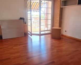 Living room of Flat for sale in Sabadell  with Air Conditioner, Parquet flooring and Oven