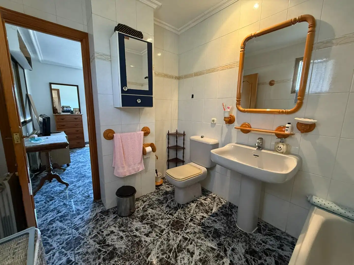 Baño de Piso en venta en Guardamar del Segura con Aire acondicionado, Terraza y Trastero