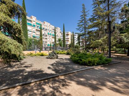 Vista exterior de Pis en venda en  Granada Capital amb Terrassa i Balcó