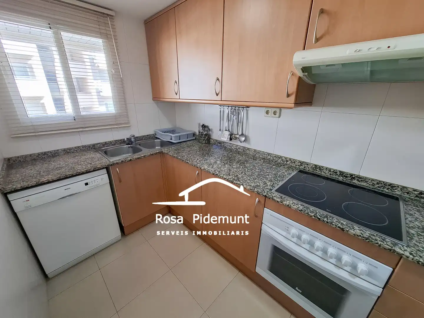 Küche von Wohnung zum Verkauf in Lloret de Mar mit Klimaanlage, Heizung und Terrasse
