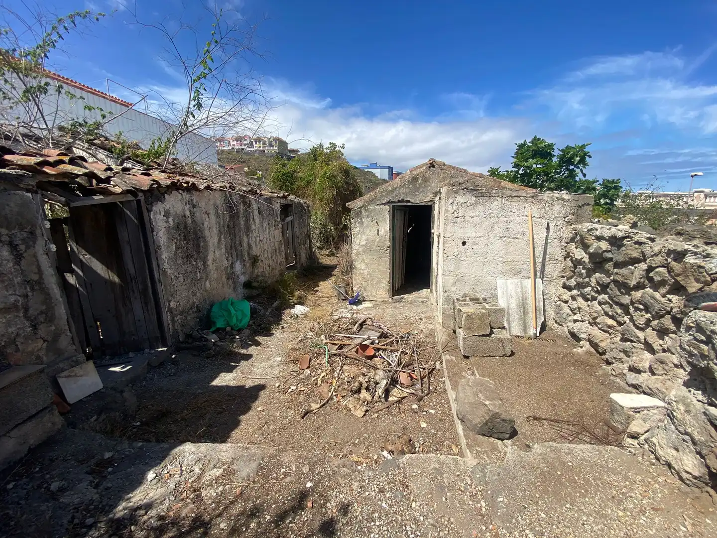 Residential land for sale in Camino la Cueva del Rey 8