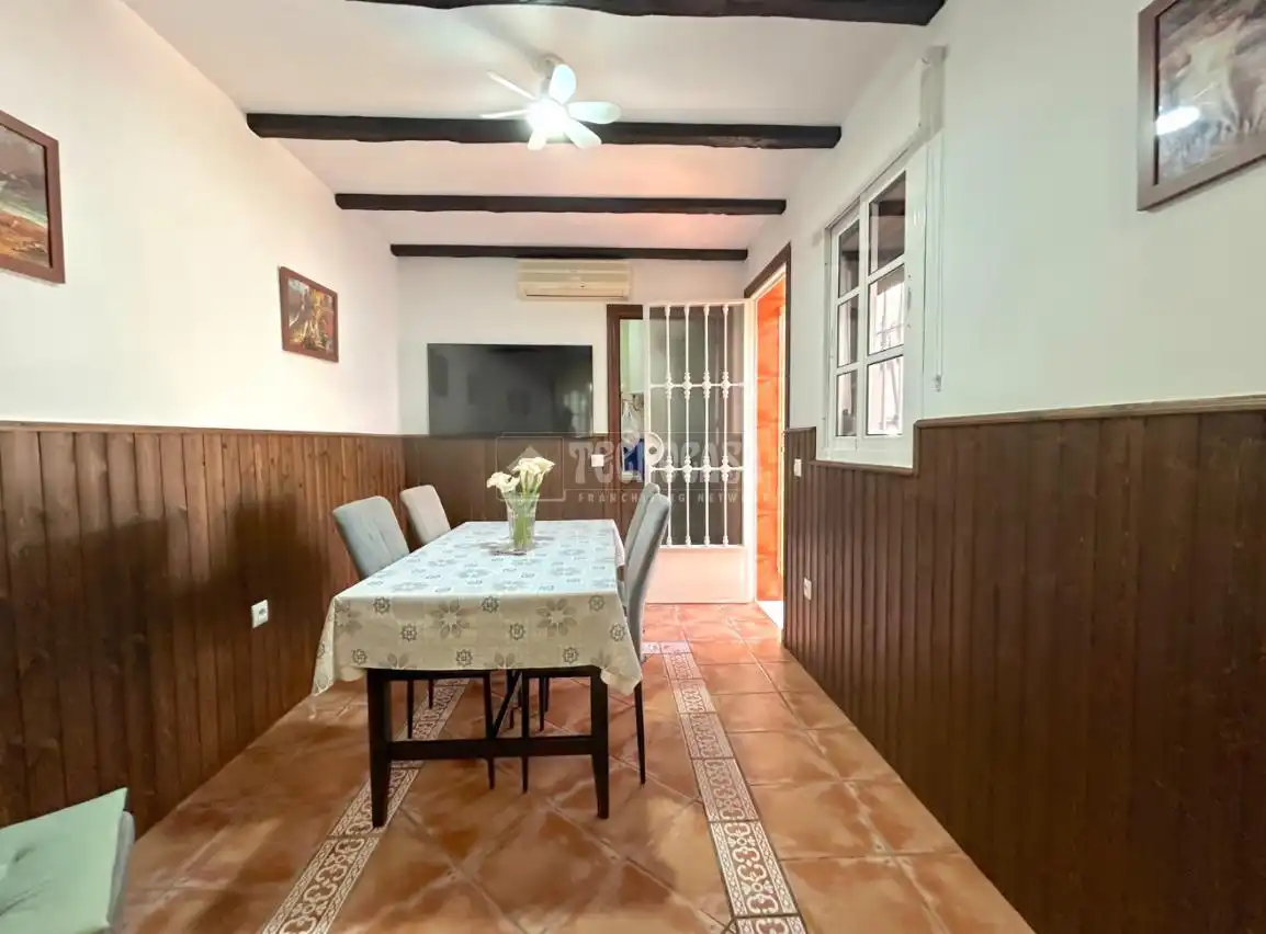 Menjador de Casa adosada en venda en La Rinconada amb Aire condicionat i Parquet